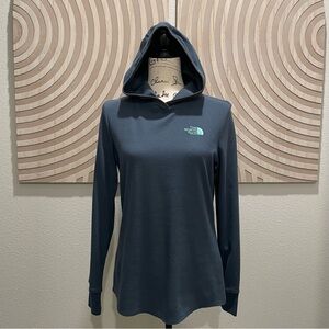 🆕 The North Face Long Sleeve Thermal Hoodie, Size M
